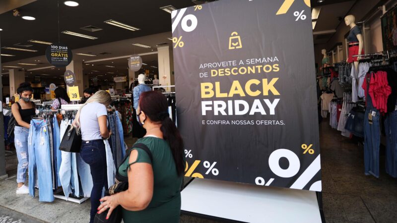 Mais de 60% dos brasileiros pretendem gastar até R$ 3 mil na Black Friday