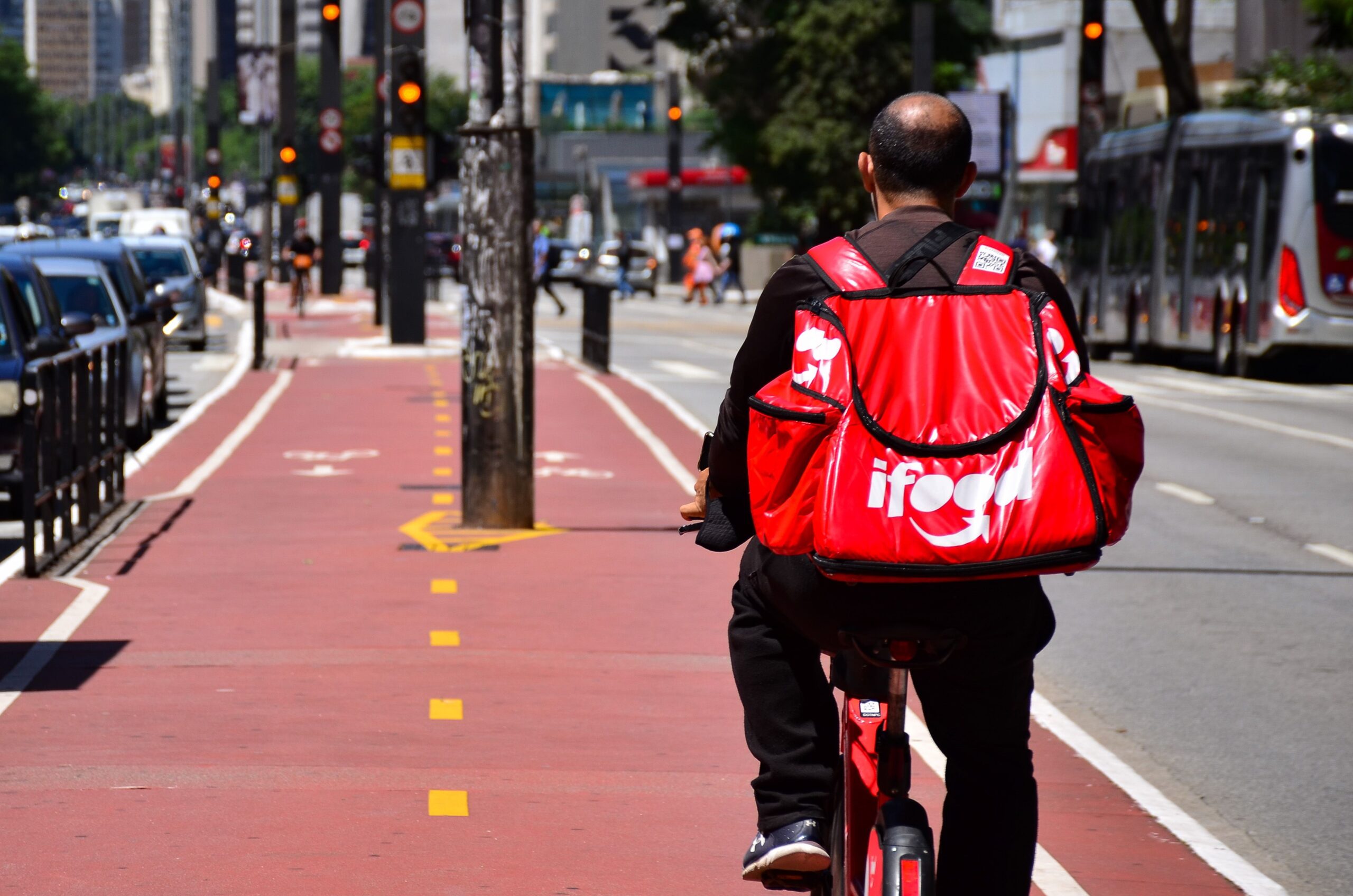 Pedidos de delivery na madrugada crescem 25% no 2º tri, diz iFood