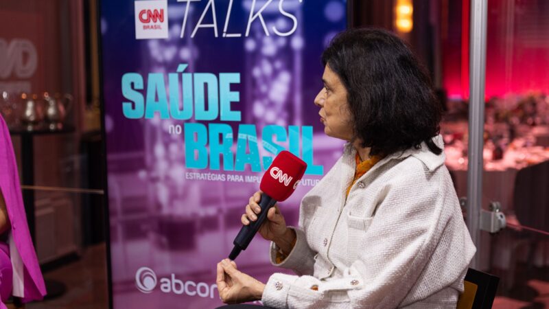 Problema da Covid-19 é fake news, diz ministra da Saúde ao CNN Talks