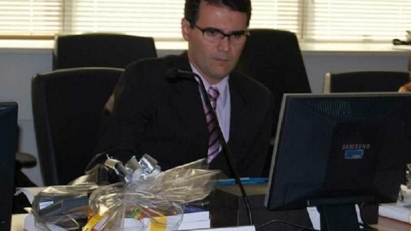 Sérgio Ricardo agiu com “flagrante abuso de poder” ao avocar “à força” a relatoria, diz procurador do MPMT
