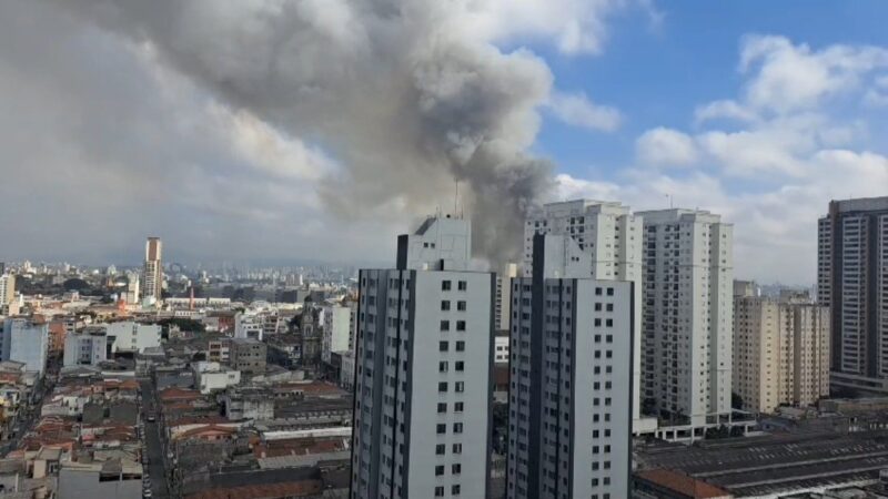 Shopping atingido por incêndio tem mais de mil lojas e recebe 30 mil consumidores por dia