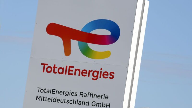 TotalEnergies vende distribuição de combustíveis no Brasil para SIM