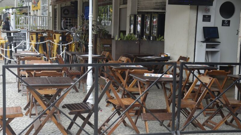 Vendas de bares e restaurantes caem 4% em setembro, aponta levantamento