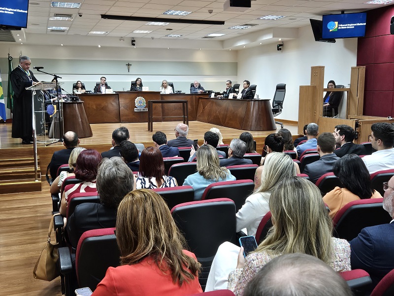 Welder Queiroz dos Santos toma posse como juiz-membro substituto do TRE-MT – Jornal Advogado – Em Mato Grosso