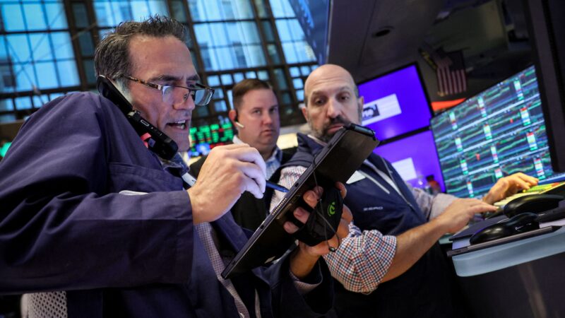 Bolsas da Europa fecham sem sinal único, com forte pressão da DeepSeek