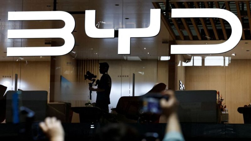 BYD pede a fornecedores redução de preços em meio à guerra de preços no setor