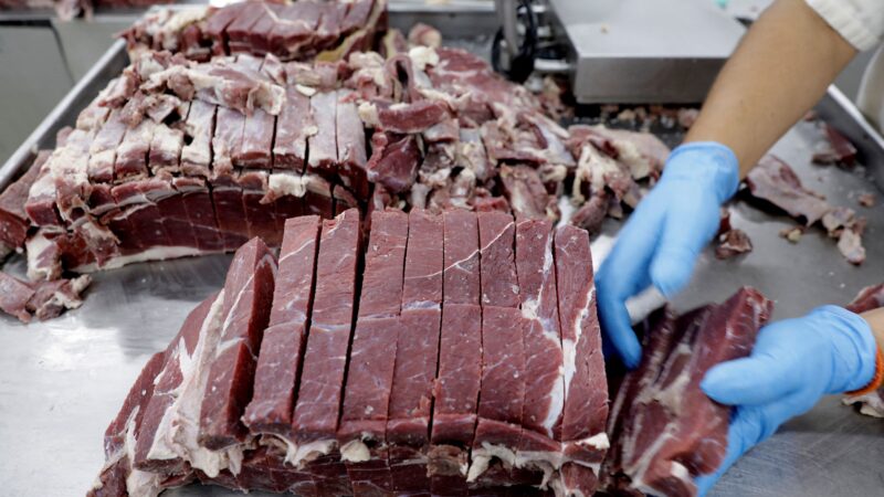 Boicote ao Carrefour: frigoríficos interrompem fornecimento de carne à rede brasileira; entenda