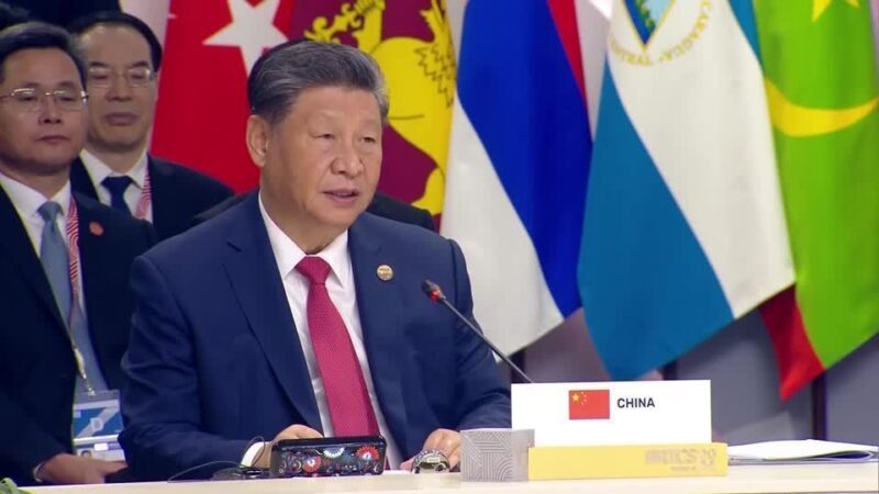 Xi Jinping promete políticas econômicas mais proativas para 2025