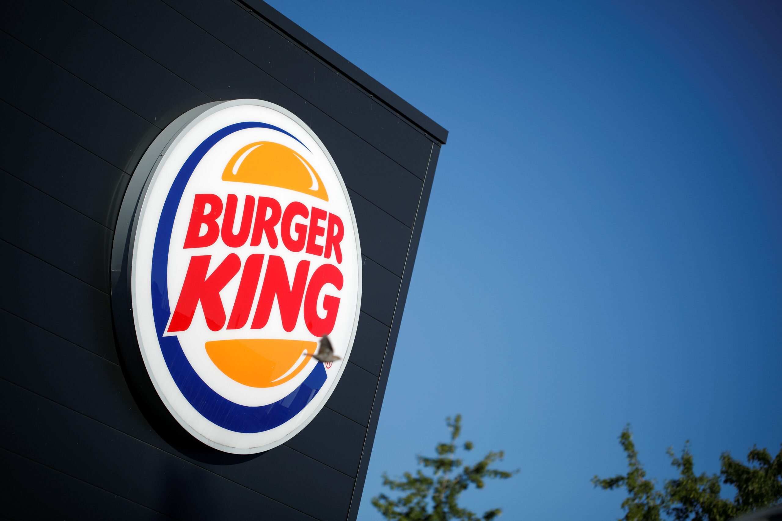 Burger King vai recompensar participantes do Enem com batata ou cebola fritas