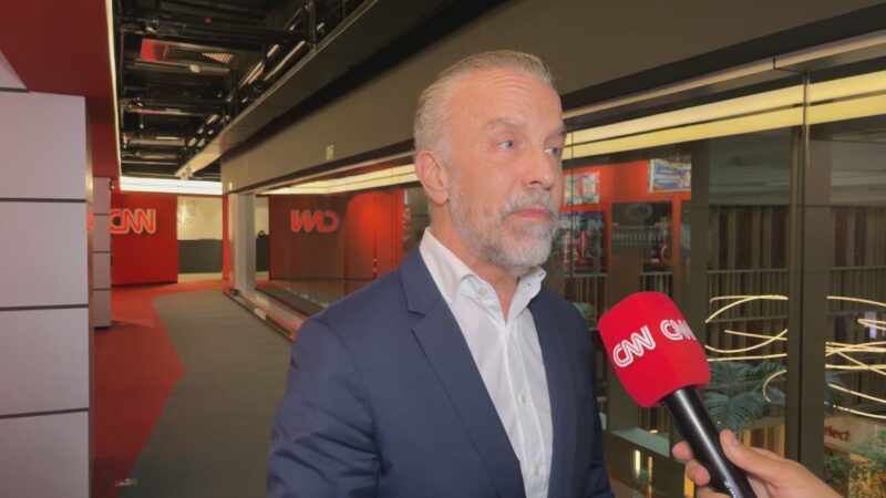 CEO da Saint-Gobain explica à CNN estratégia para expandir operações enquanto reduz emissões