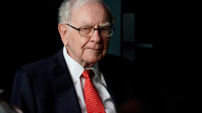 Caixa da Berkshire, de Warren Buffett, chega a US$ 325 bilhões e bate recorde