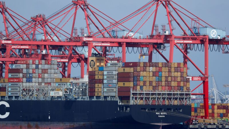 Déficit comercial dos EUA tem forte alta em setembro