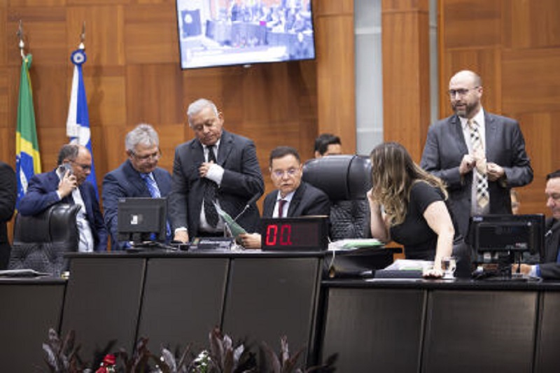 Deputados aprovam proibição de celular em escolas de Mato Grosso – Jornal Advogado – Em Mato Grosso