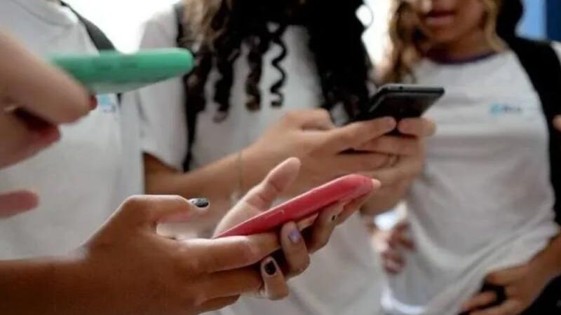 Deputados de MT aprovam em primeira votação projeto de lei que proíbe uso de celular em sala de aula – Jornal Advogado – Em Mato Grosso
