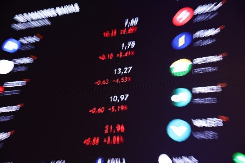Dólar recua 0,85% na semana, a R$ 5,78; Ibovespa fica estável