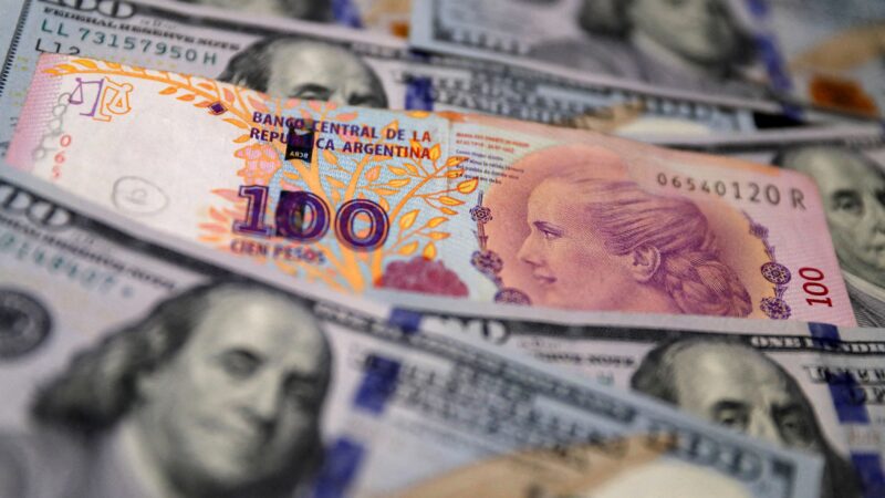 Fitch eleva nota de crédito da Argentina para “CCC“