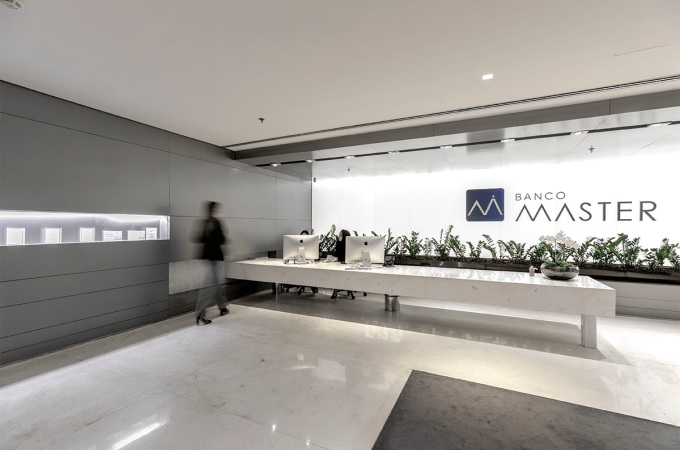 Fitch eleva rating de longo prazo do Banco Master de “B+” para “A-”