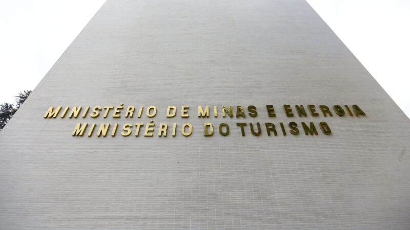 Silveira assina acordo com chinesa State Grid para transferência de tecnologia