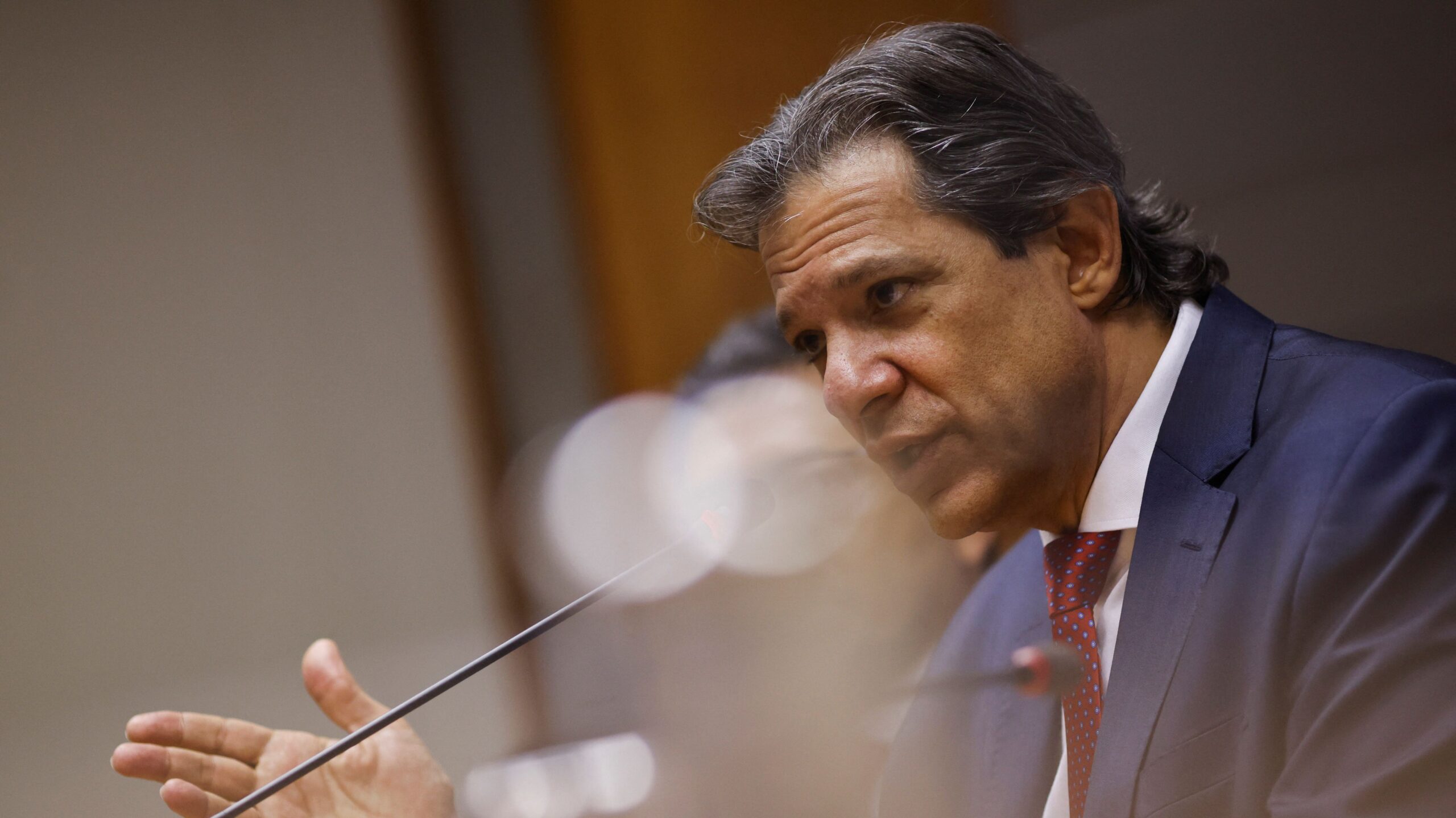 Haddad cancela viagem à Europa em meio a debate sobre corte de gastos
