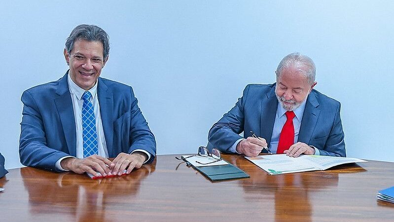 Haddad se encontra com Lula novamente e diz que anúncio nesta semana depende de aval do presidente