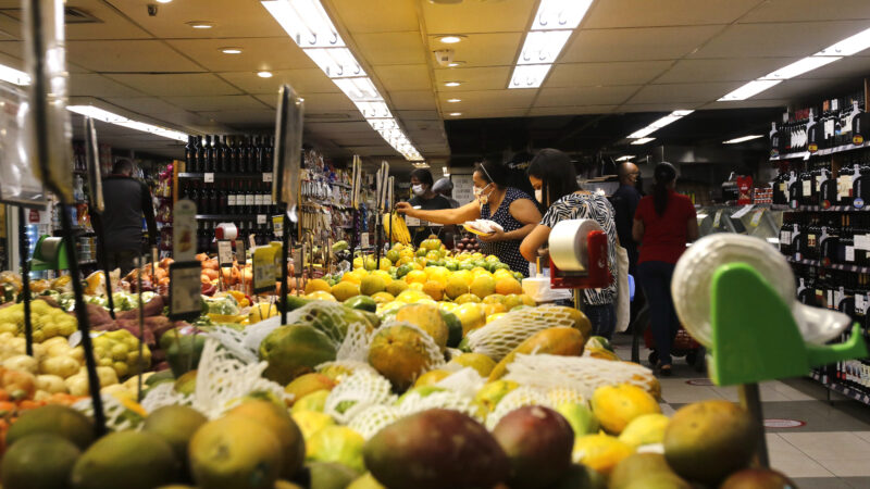 Inflação em outubro acelera para quase todas as faixas de renda, diz Ipea