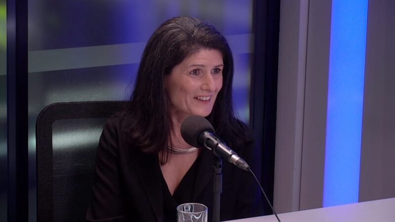 “Insegurança jurídica é o maior obstáculo para investimentos no Brasil“, diz Zeina Latif em podcast de Rubens Menin