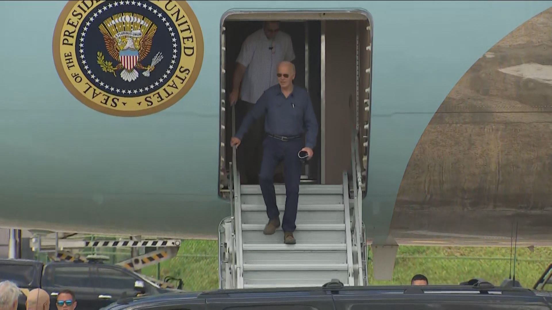 Joe Biden chega ao Brasil; comitiva norte-americana pousa em Manaus