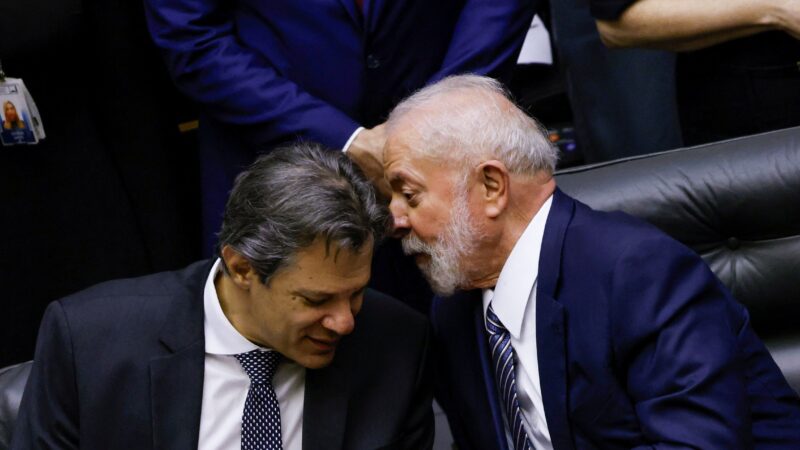 Lula e Haddad se reúnem fora da agenda no Palácio do Planalto