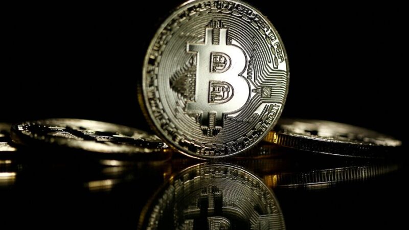 MicroStrategy compra US$ 5,4 bi em bitcoin após polêmica sobre estratégia fraudulenta
