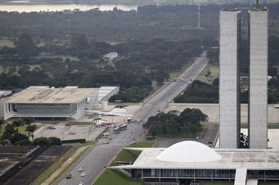 Risco fiscal amplia discussão sobre mudança no reajuste do salário mínimo