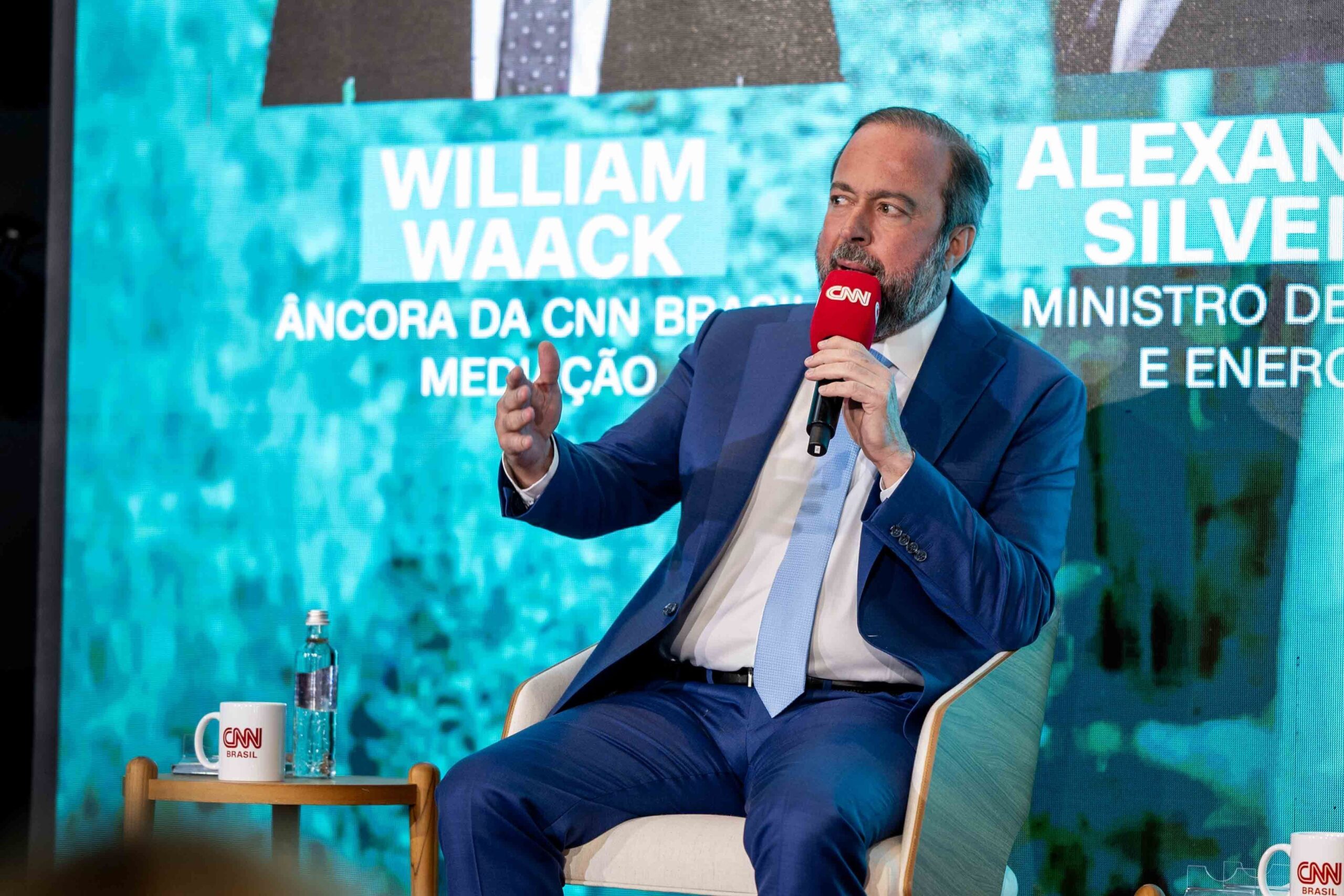 Petróleo é uma questão de demanda global, diz Silveira ao CNN Talks