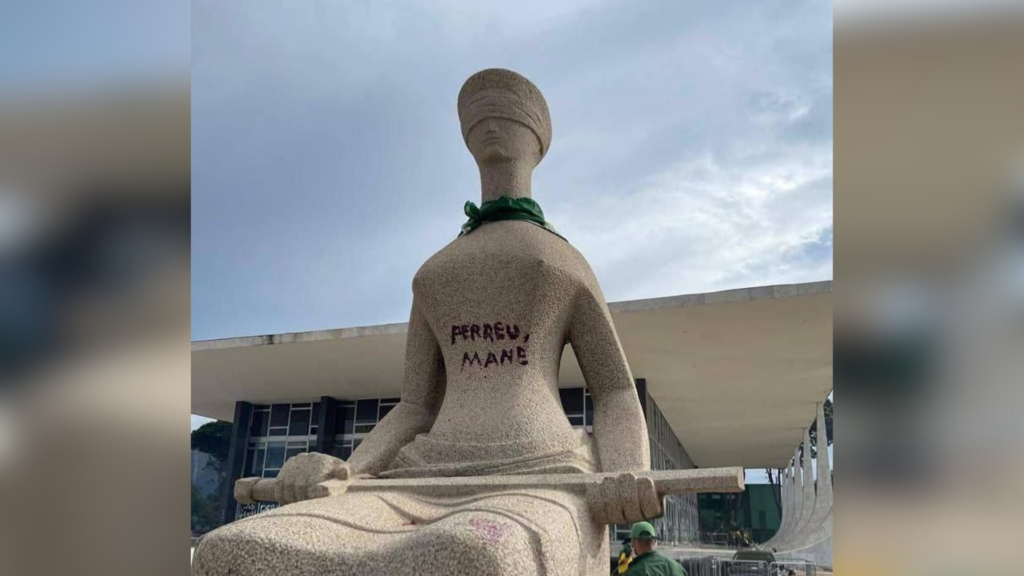 Praça dos Três Poderes é liberada cerca de 16h após atentado, mas STF permanece cercado – Jornal Advogado – Em Mato Grosso