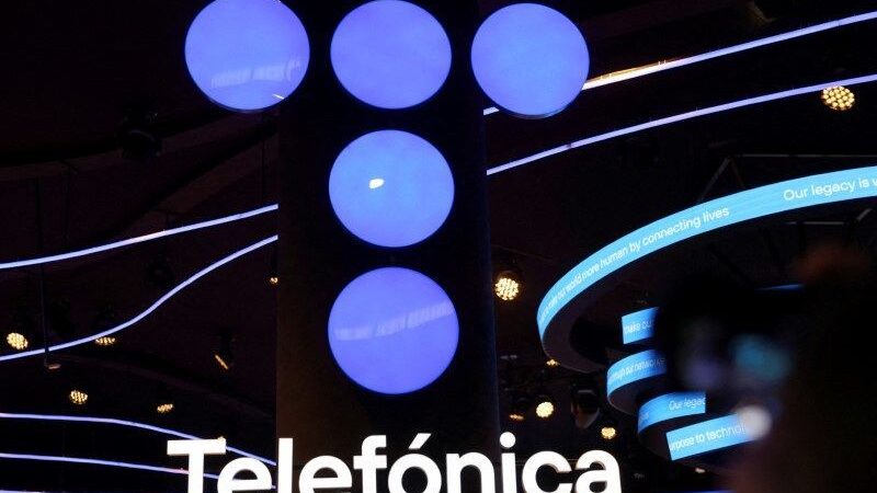 Telefónica sofre forte queda no lucro do 3ºtri, com desvalorização do real e baixa contábil