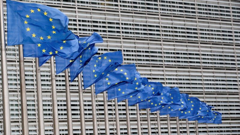 UE corta previsão para alta do PIB da zona do euro em 2025