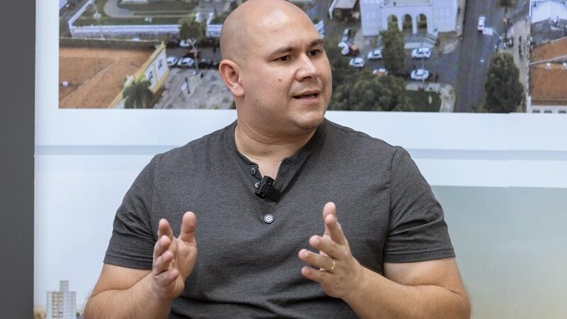 Prefeito Abílio busca solução para pagamento de dezembro e descarta escalonamento de salários – Jornal Advogado – Em Mato Grosso