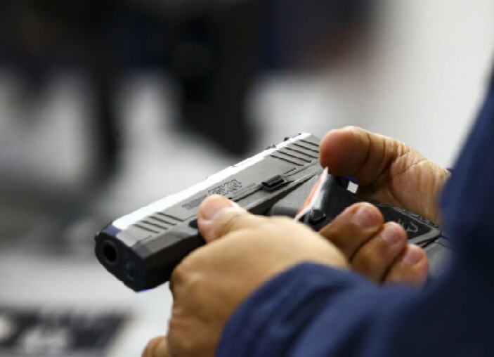 Arma ilegal na posse de traficante pode ser crime autônomo se não houver prova de relação entre os delitos – Jornal Advogado – Em Mato Grosso