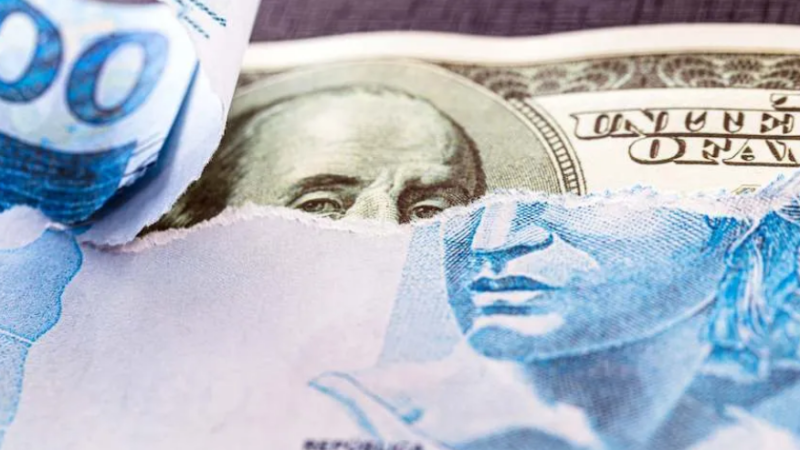 Dólar recua e fica abaixo de R$ 6 com expectativas por Trump