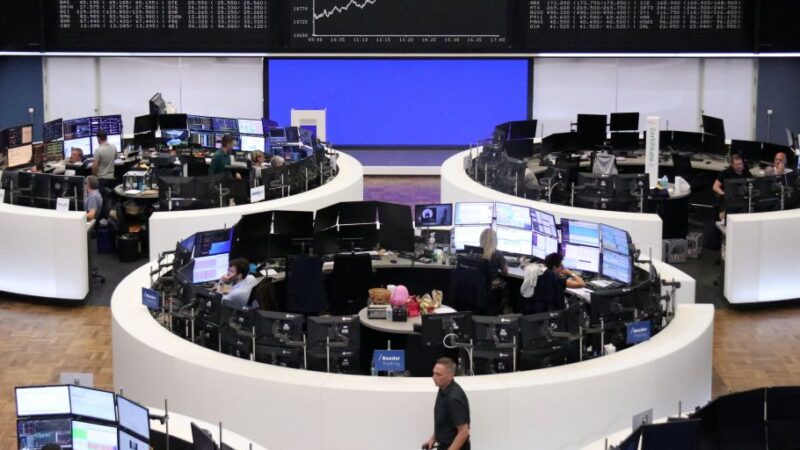 Bolsas da Europa: Paris sobe 1% com menor prêmio de risco na França; mercado aguarda payroll