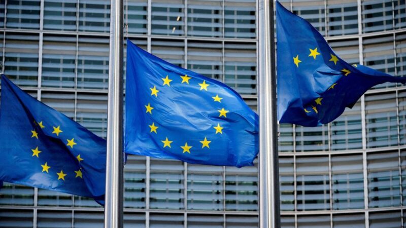 Comissão da UE recomenda aperto fiscal na zona do euro em 2025 e 2026