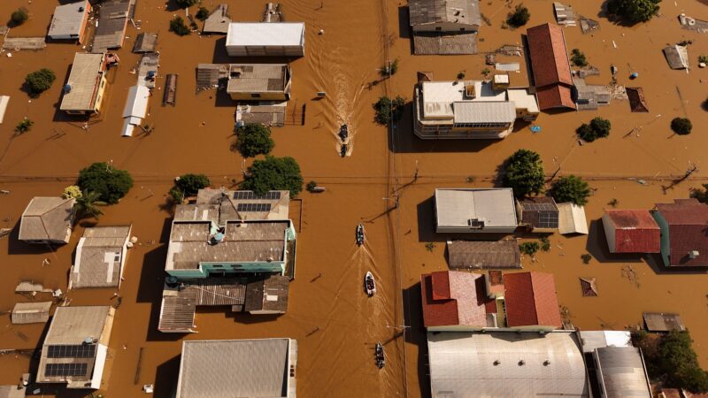 Enchentes no RS aumentam pagamento de indenizações em 2024, diz CNSeg