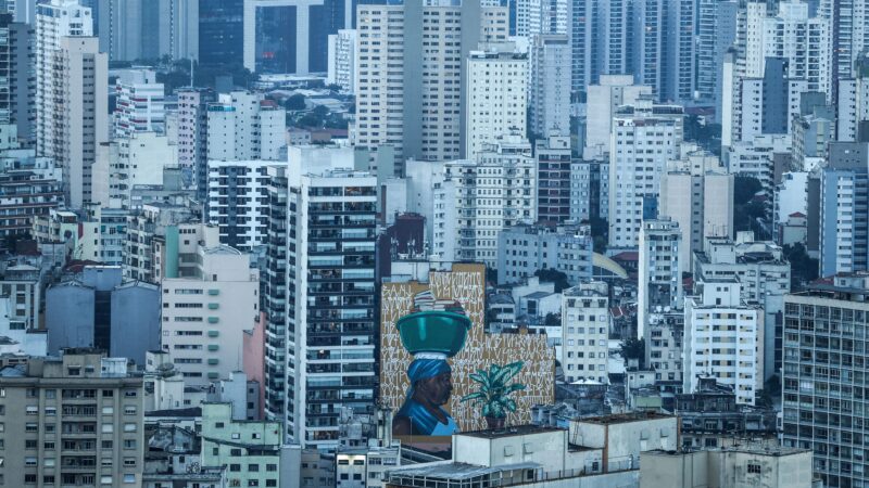 Crédito imobiliário cresce 10% e chega a R$ 2,4 tri em 2024, diz Abecip