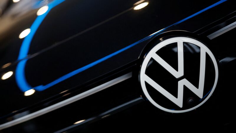 Paralisações atingem 9 fábricas da Volkswagen na Alemanha