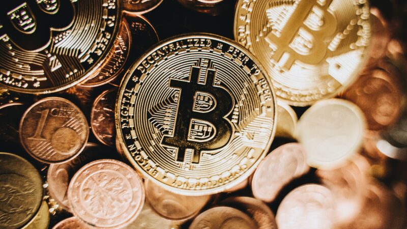 Quase 800 suspeitos são presos na Nigéria por esquema de cripto-romance