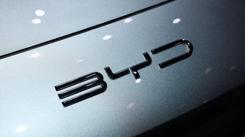 Vendas globais da BYD em 2024 devem superar Ford e Honda