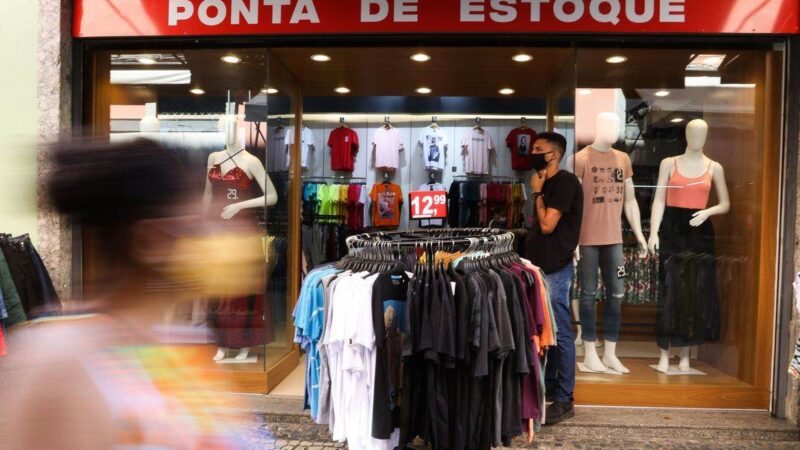 Vendas no varejo do Brasil avançam 0,4% em outubro, diz IBGE