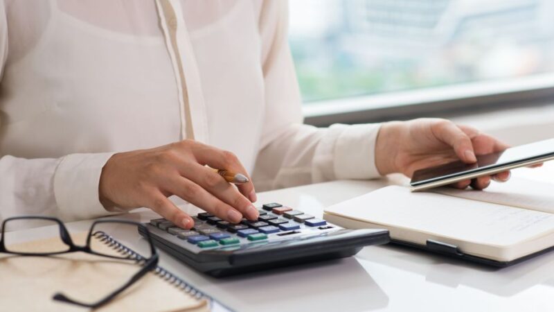 87% dos brasileiros acreditam conseguir pagar contas de 2025, diz pesquisa