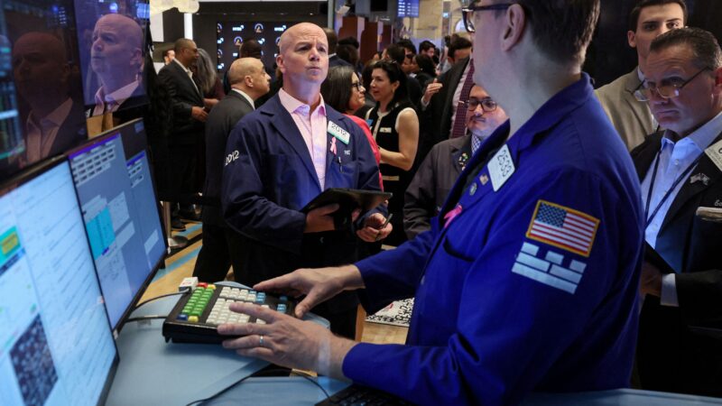 Bolsas dos EUA fecham sem direção única à espera por dados de inflação