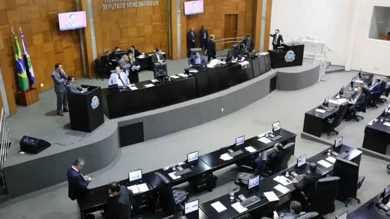 Deputados votam proposta do Governo de RGA de 4,83% aos servidores nesta terça-feira