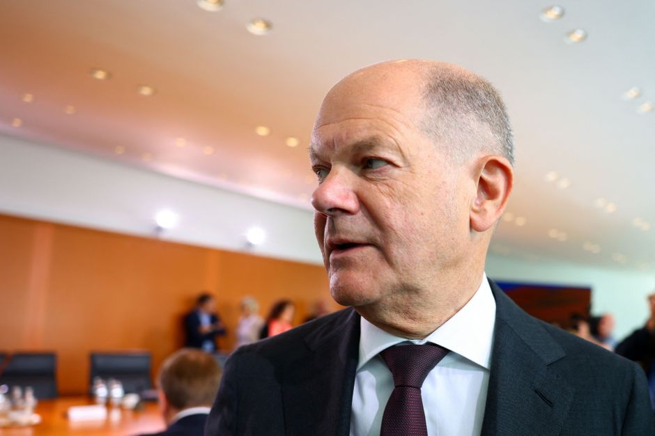 Em Davos, chanceler da Alemanha cita conversa com Trump e fala de parceria