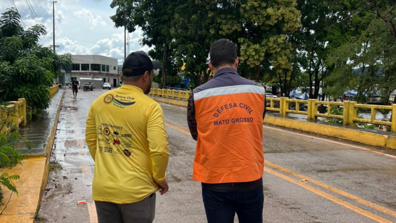 Estado auxilia municípios afetados por enchentes; Defesa Civil e Corpo de Bombeiros atuam na região